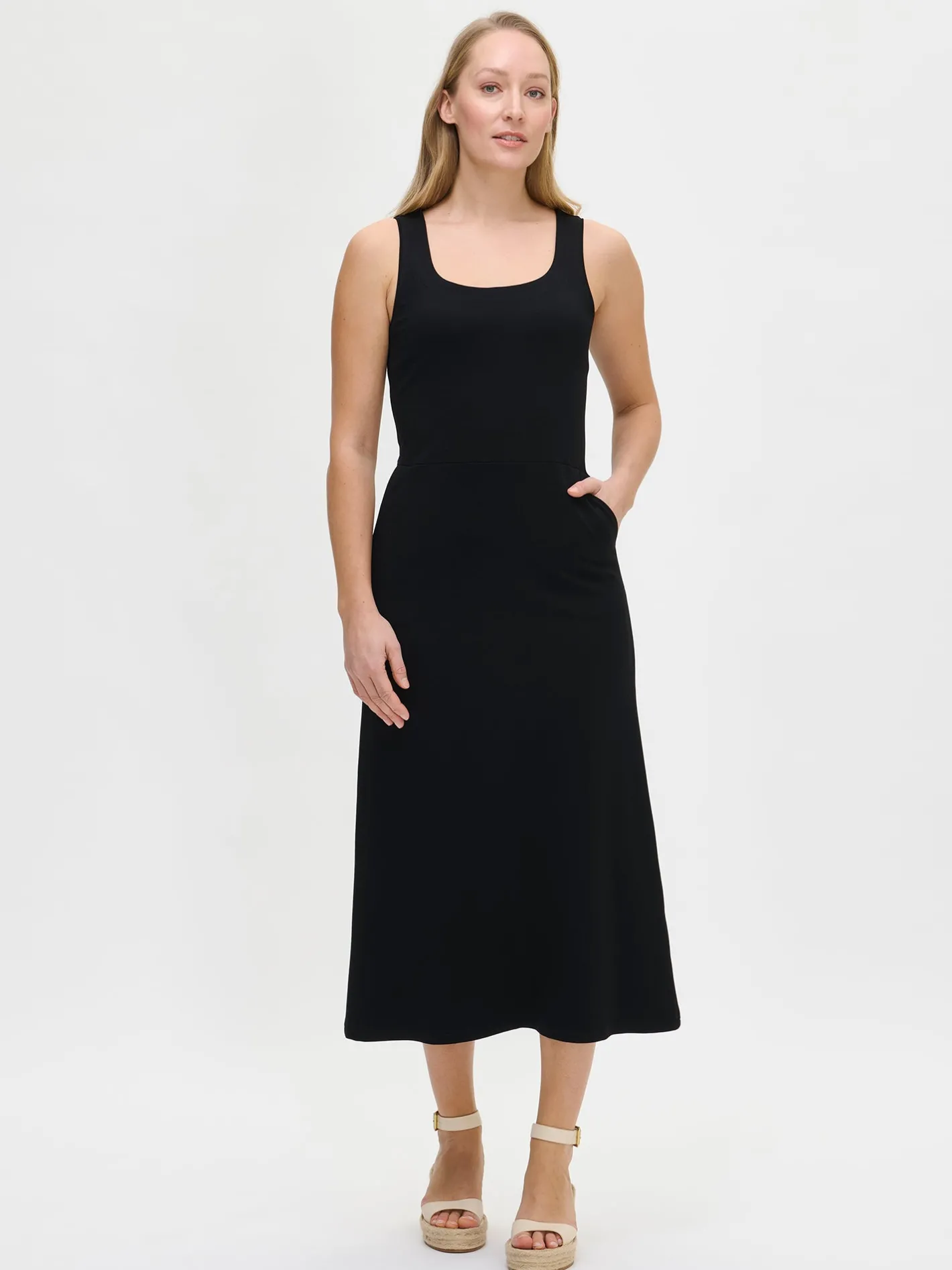 Nanso AIDA trikoomekko -* Mekot