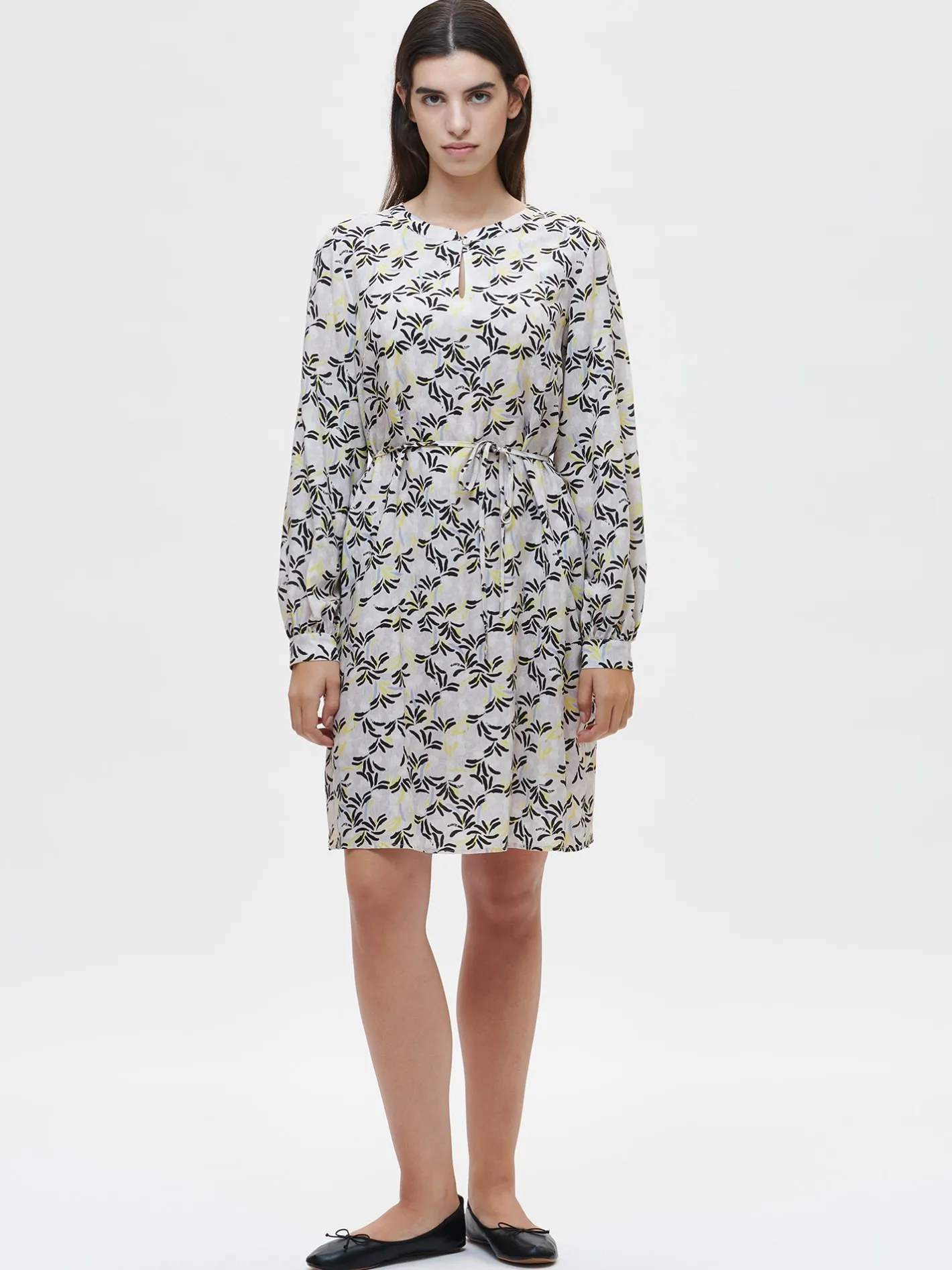 Nanso HUISKAT lyhyt kangasmekko -* Mekot