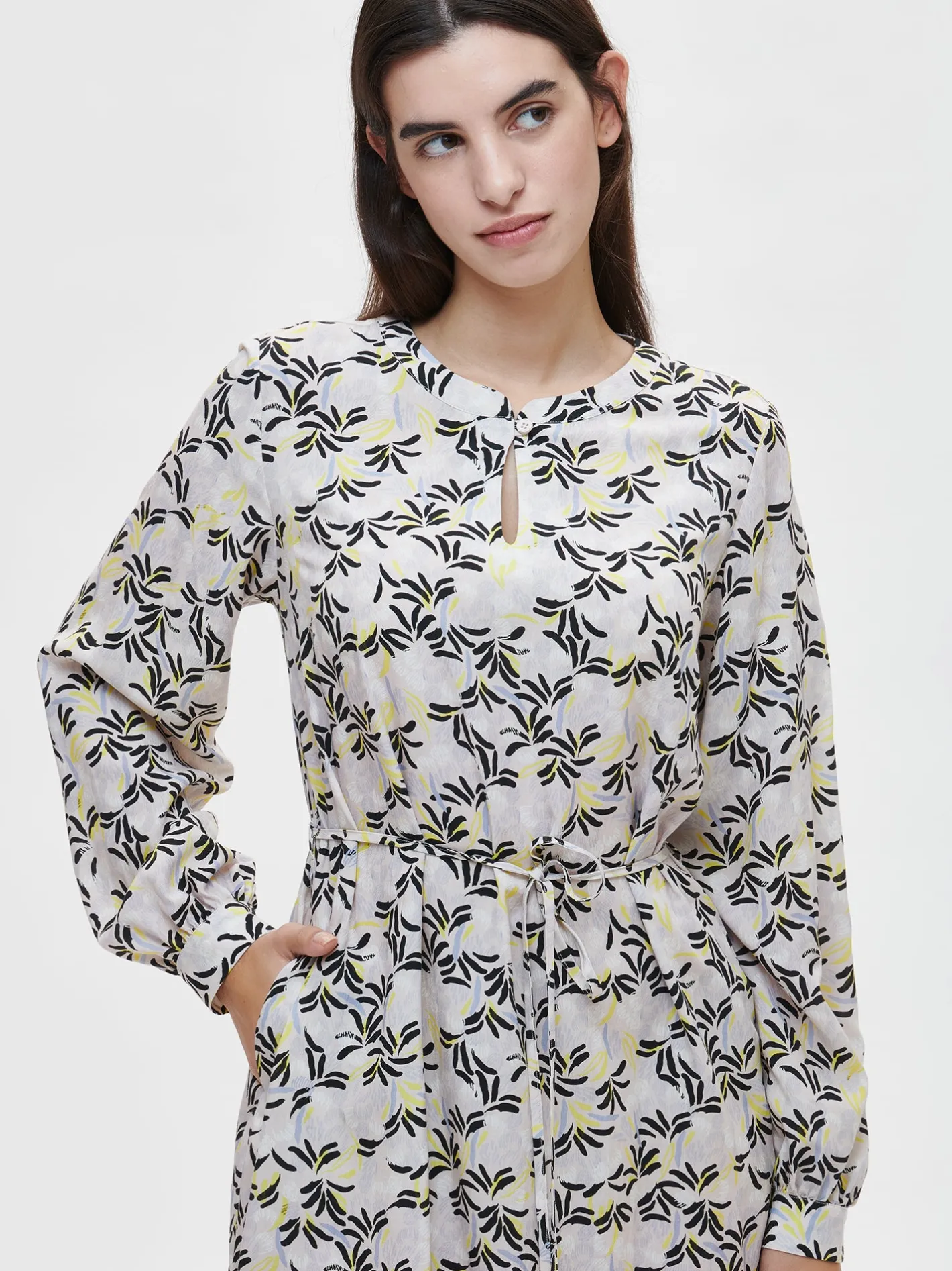 Nanso HUISKAT lyhyt kangasmekko -* Mekot