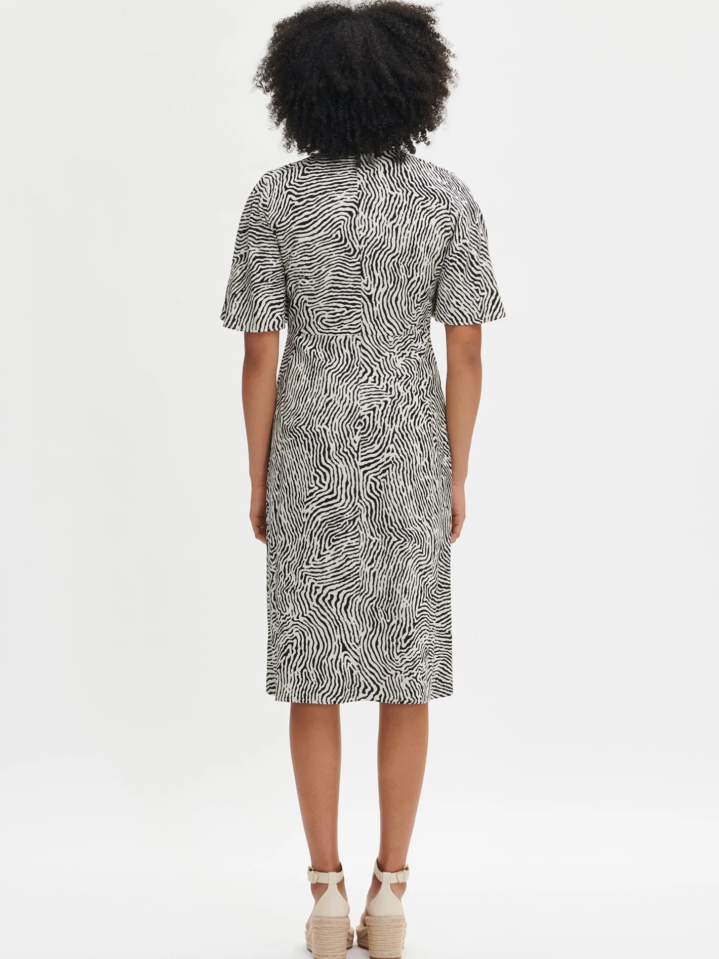 Nanso JÄLKI midi kangasmekko - musta-luonnonvalkoinen* Pellavavaatteet|Mekot