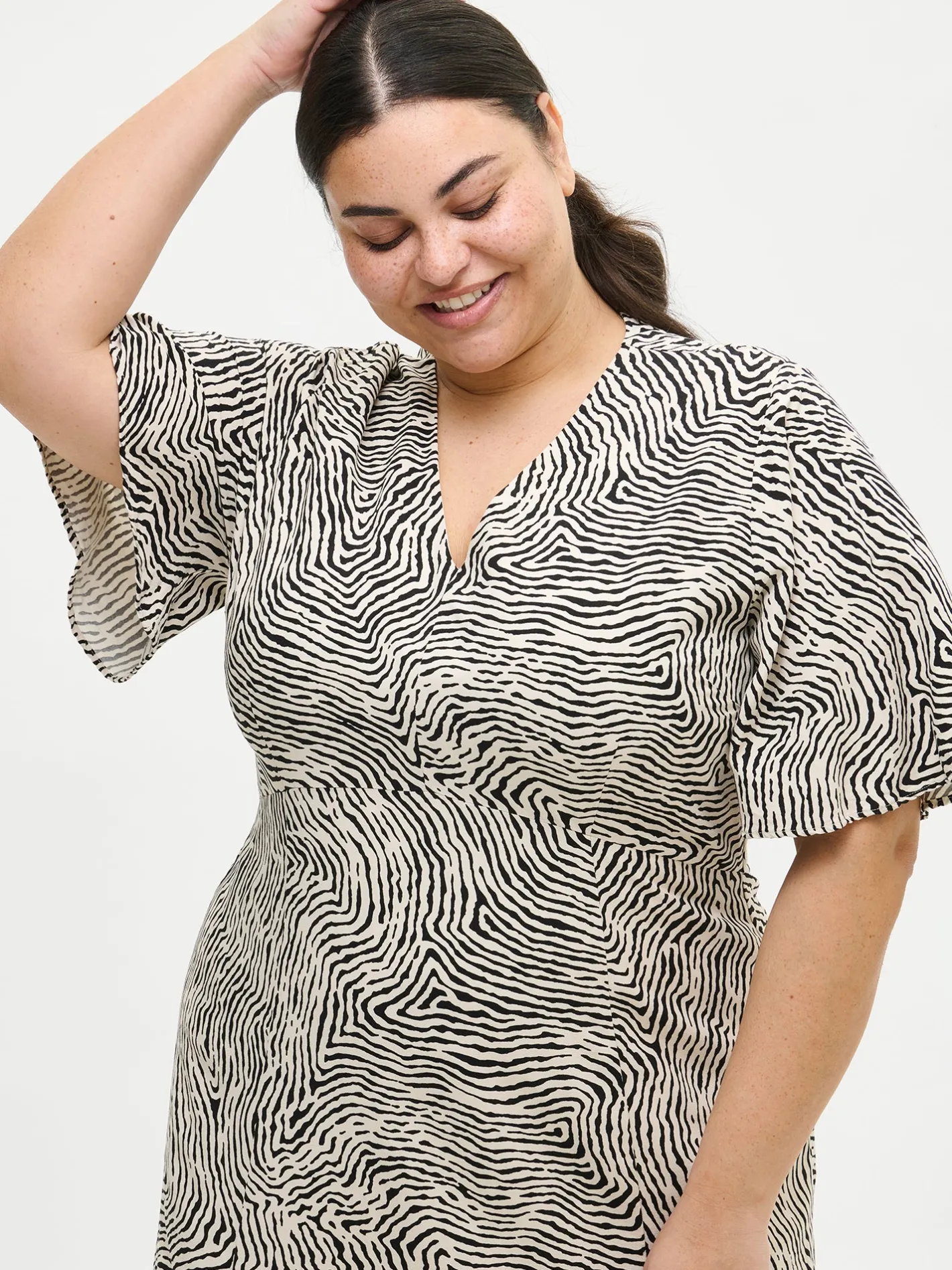 Nanso JÄLKI midi kangasmekko - musta-luonnonvalkoinen* Pellavavaatteet|Mekot