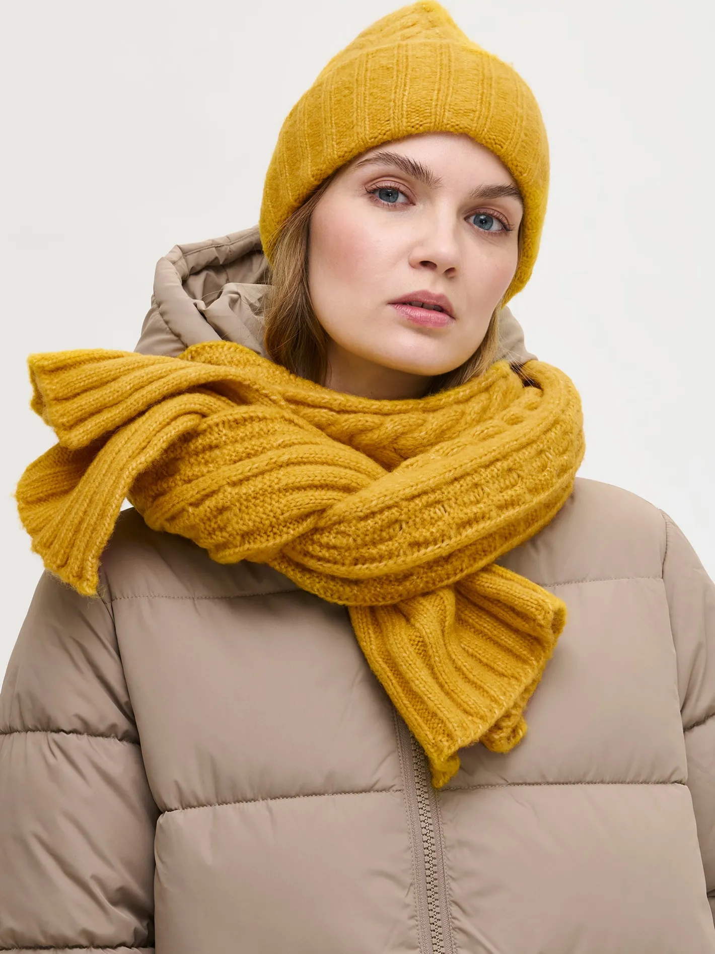 Nanso KIERRE kaulahuivi -* Asusteet