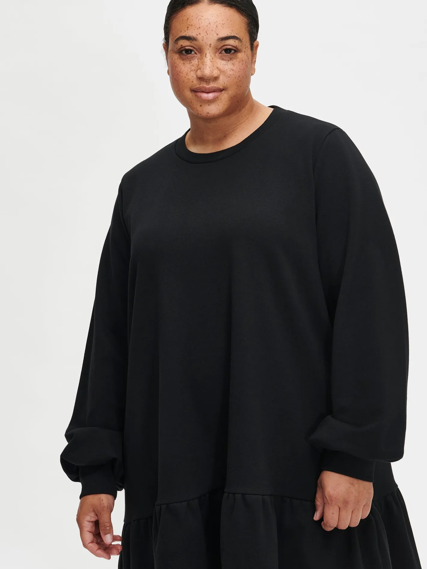 Nanso LEIJA mekko -* Mekot