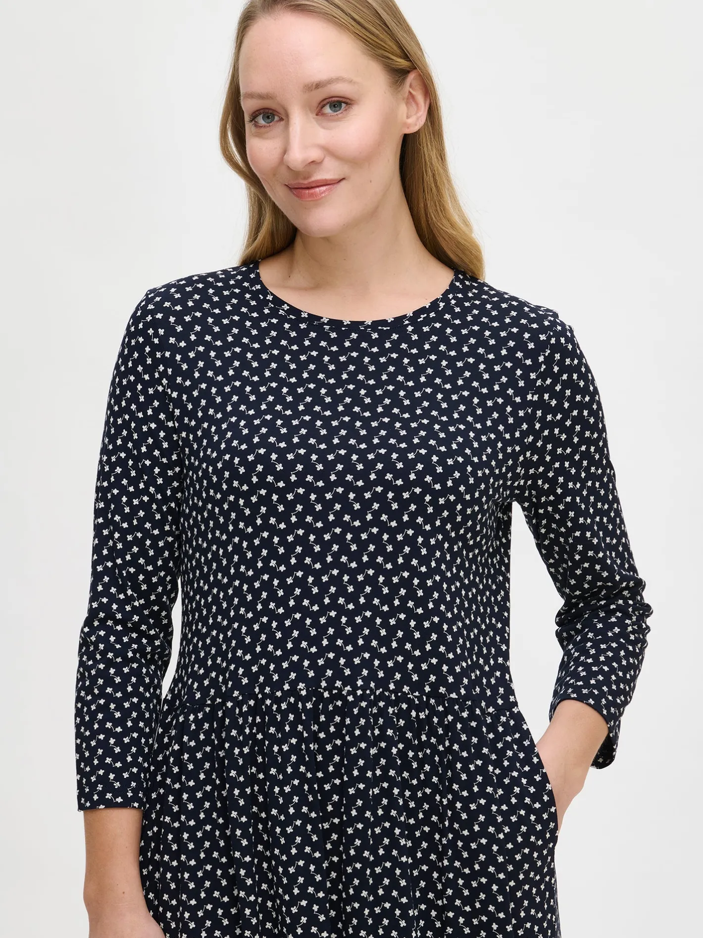 Nanso LILIANA pitkä trikoomekko -* Mekot