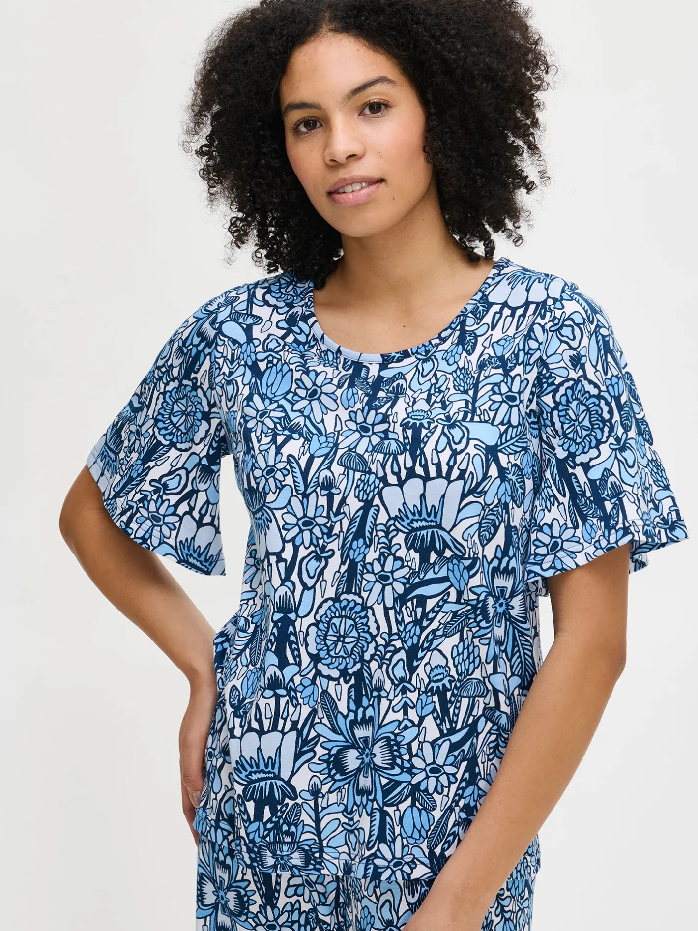 Nanso OODI t-paita -* Yöasut Ja Oloasut