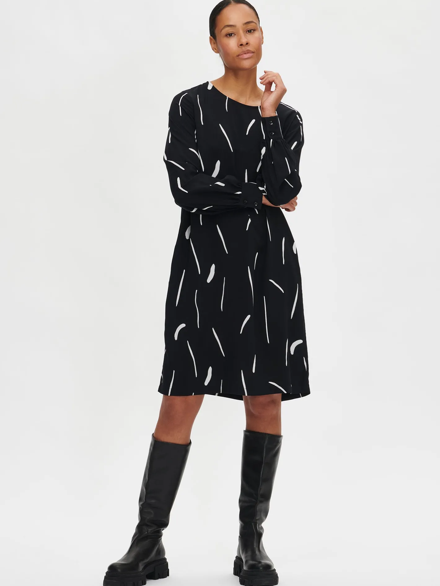 Nanso SIVELLIN lyhyt kangasmekko -* Mekot