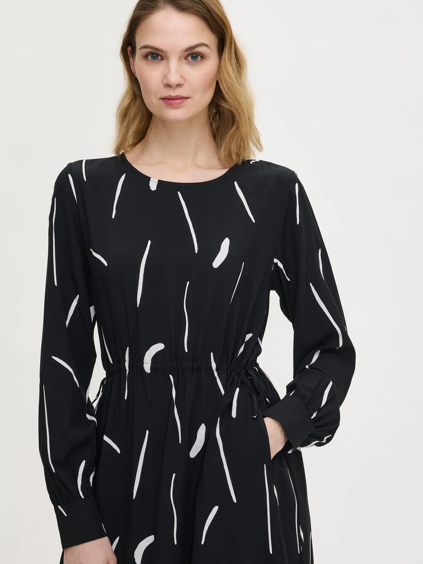 Nanso SIVELLIN midi kangasmekko -* Mekot