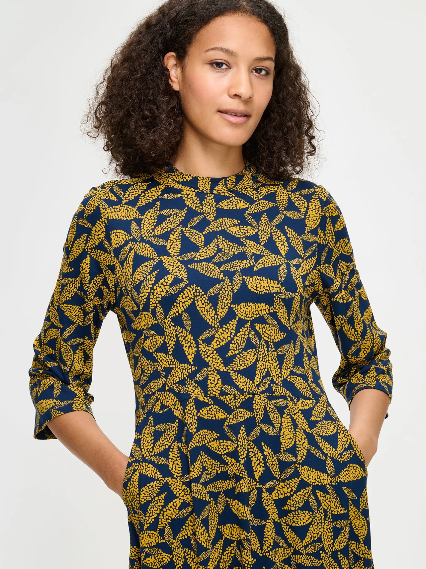 Nanso TRIINE trikoomekko -* Mekot