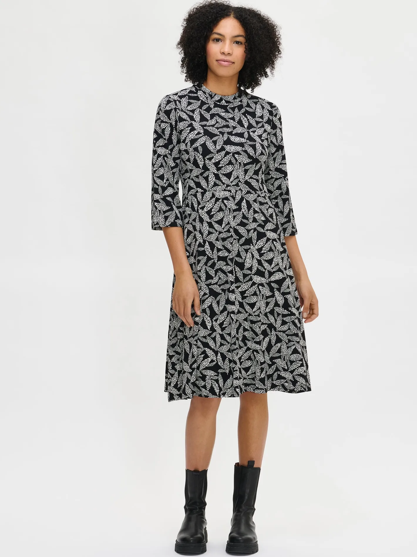 Nanso TRIINE trikoomekko -* Mekot