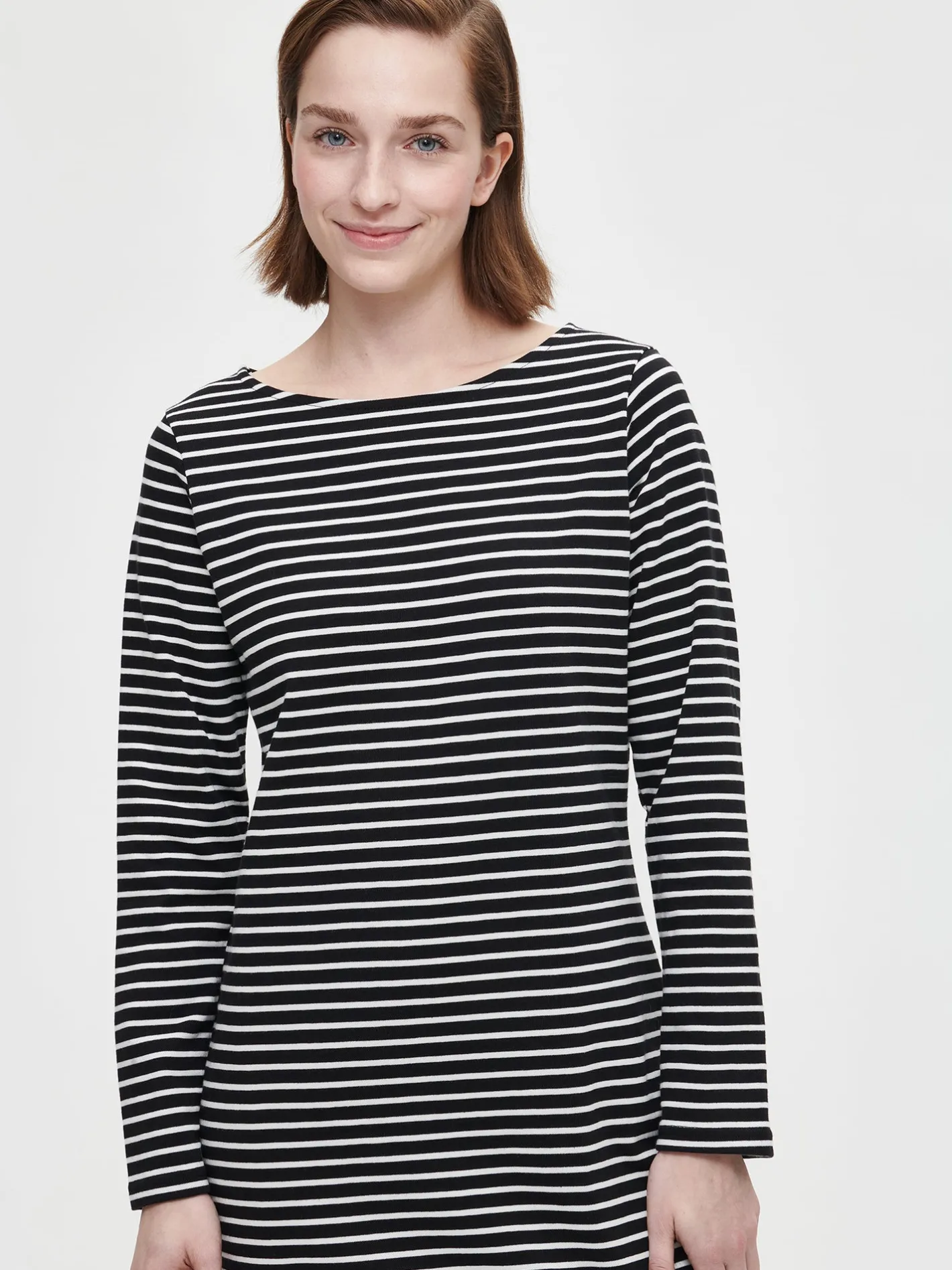 Nanso VAAKA lyhyt neulosmekko -* Mekot