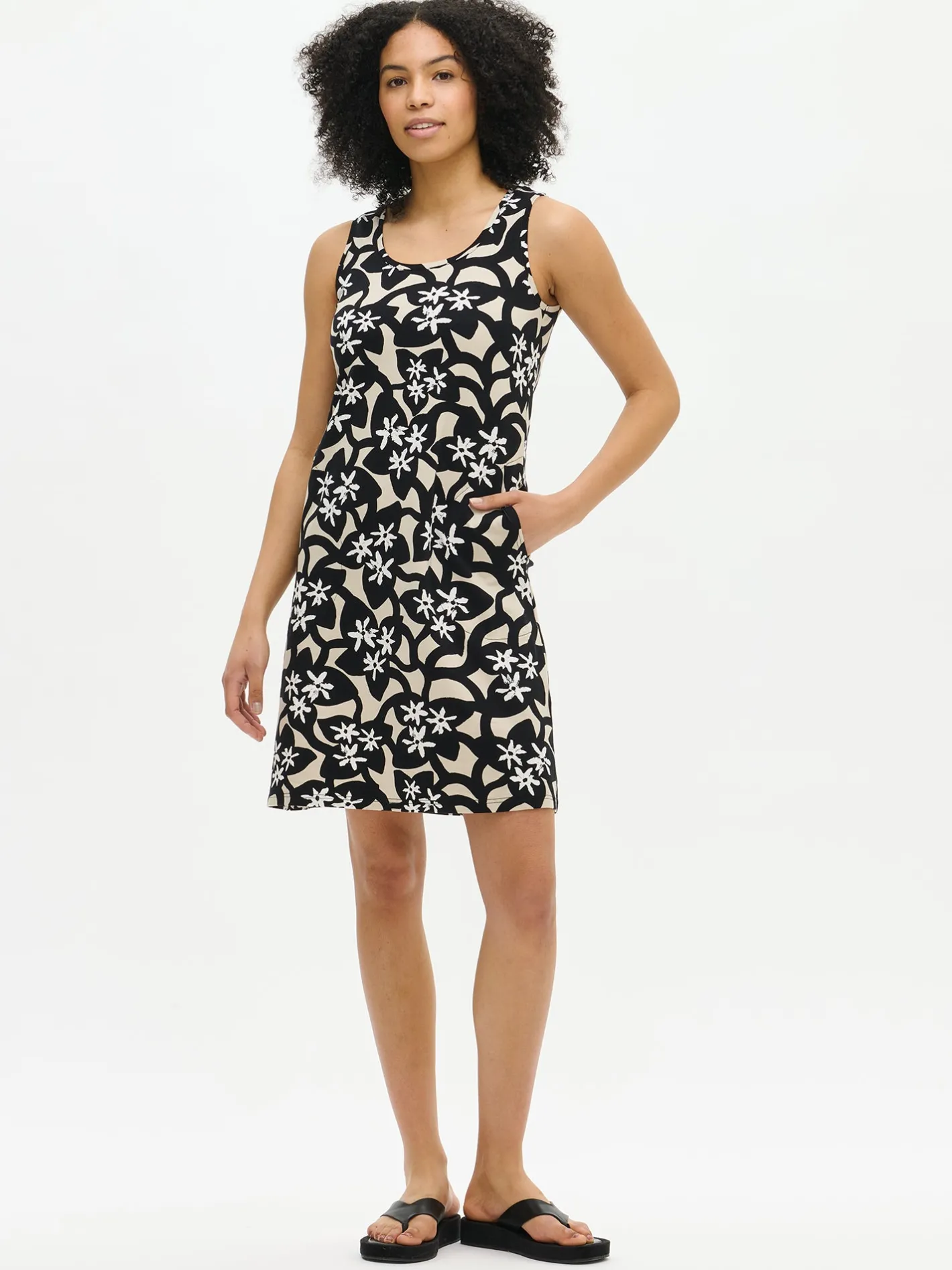 Nanso VERNA lyhyt trikoomekko -* Mekot